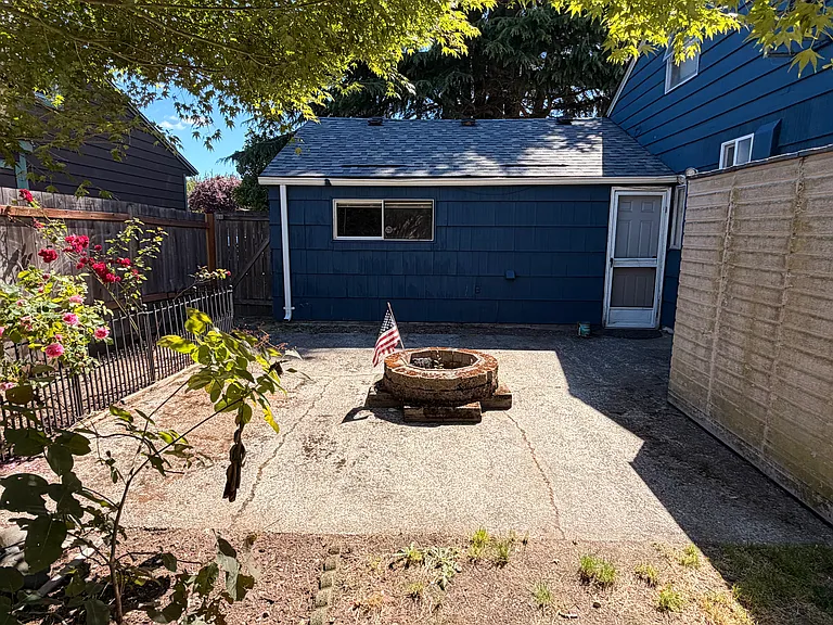 13505 17th Ave NE — Photo 23