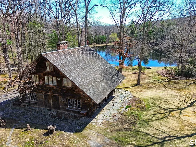 45 Hoppen Rd #MAIN HOUSE — Photo 1