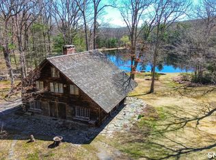 45 Hoppen Rd, New Hartford, CT 06057