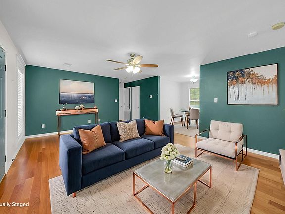 4th image of 106 Bolton Way W