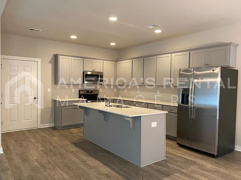 490 Ridge View Cir — Photo 3