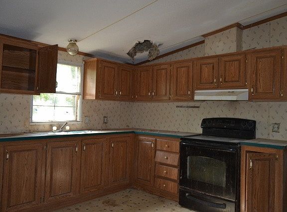 5th image of 1203 Pollard Ave W