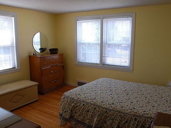 1st Floor Master Bedroom