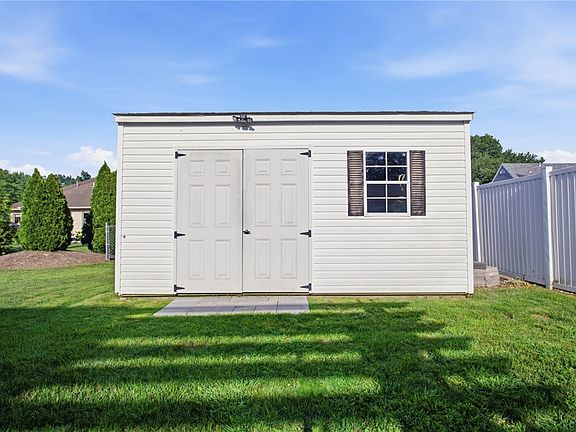 5th image of 1004 N Oceola St