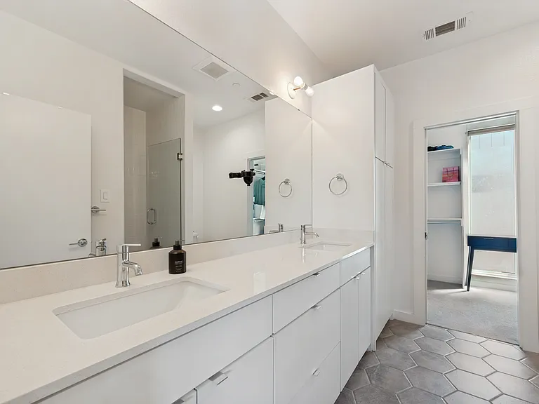 2630 Calvin St #101 — Photo 10