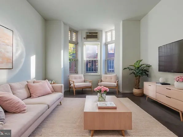 2137 Spruce St #2, Philadelphia, PA 19103