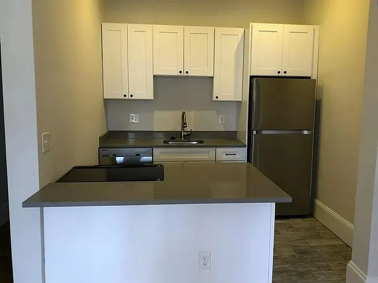499 Beacon St #8 — Photo 3