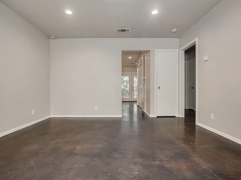 2300 Trailside Drive — Photo 16
