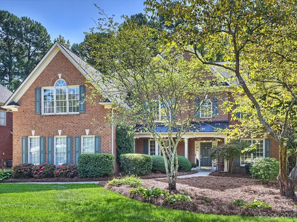 10033 Hazelview Dr, Charlotte, NC 28277