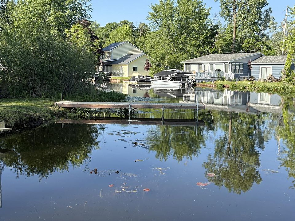 1st image of Willow Ct