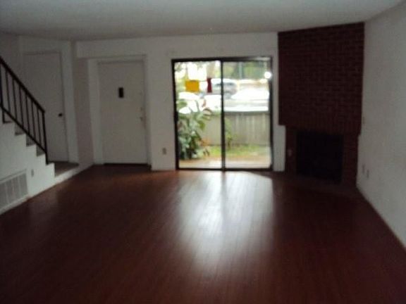 3rd image of 9525 Sepulveda Blvd Unit 1