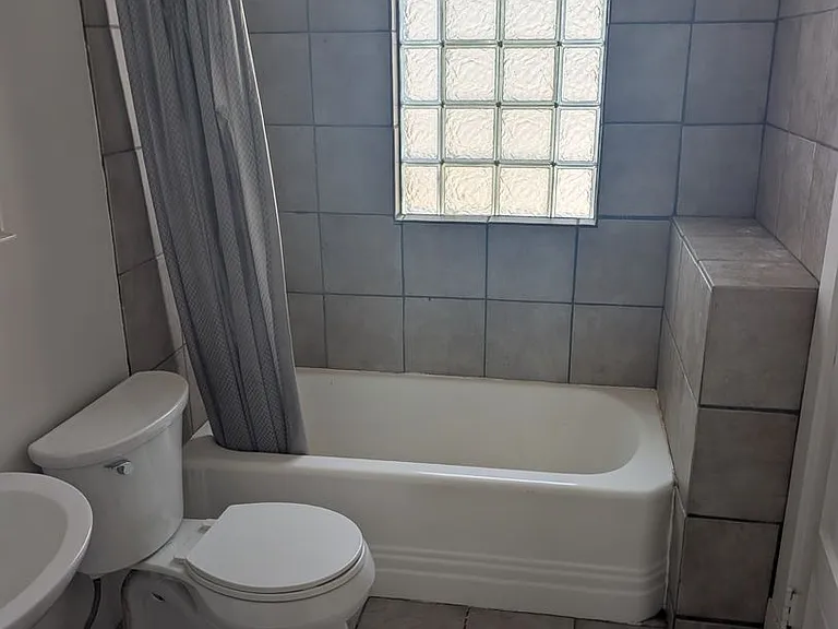 3111 Linwood Ave — Photo 8