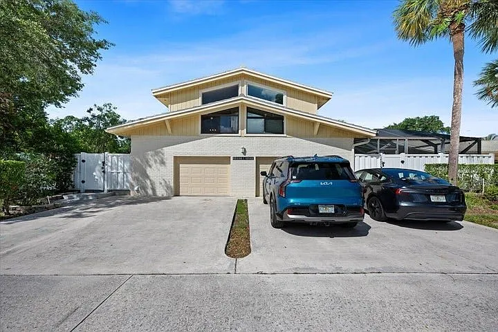 Building Photo - 12556 Woodmill Dr