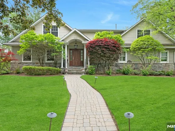 506 Sunderland Rd, Teaneck, NJ 07666