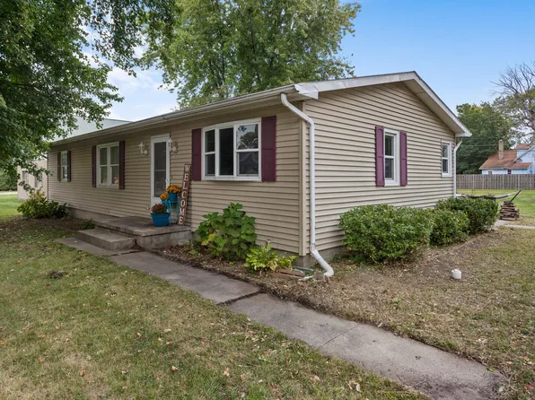 306 N Adams St, Fithian, IL 61844