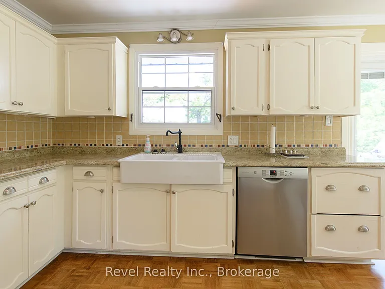 38 Station St — Photo 10