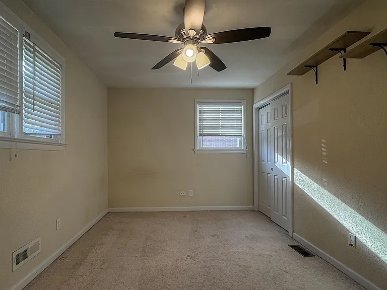 1346 Tallwood St — Photo 23