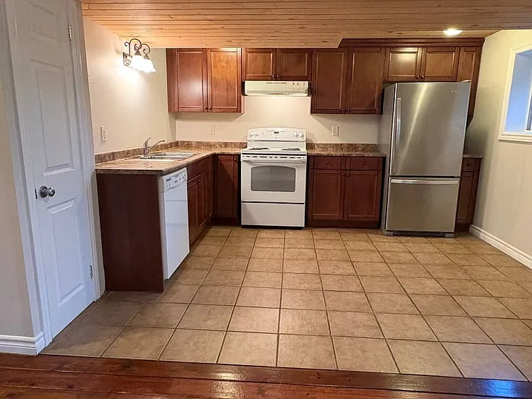 29 Archer Ave — Photo 8