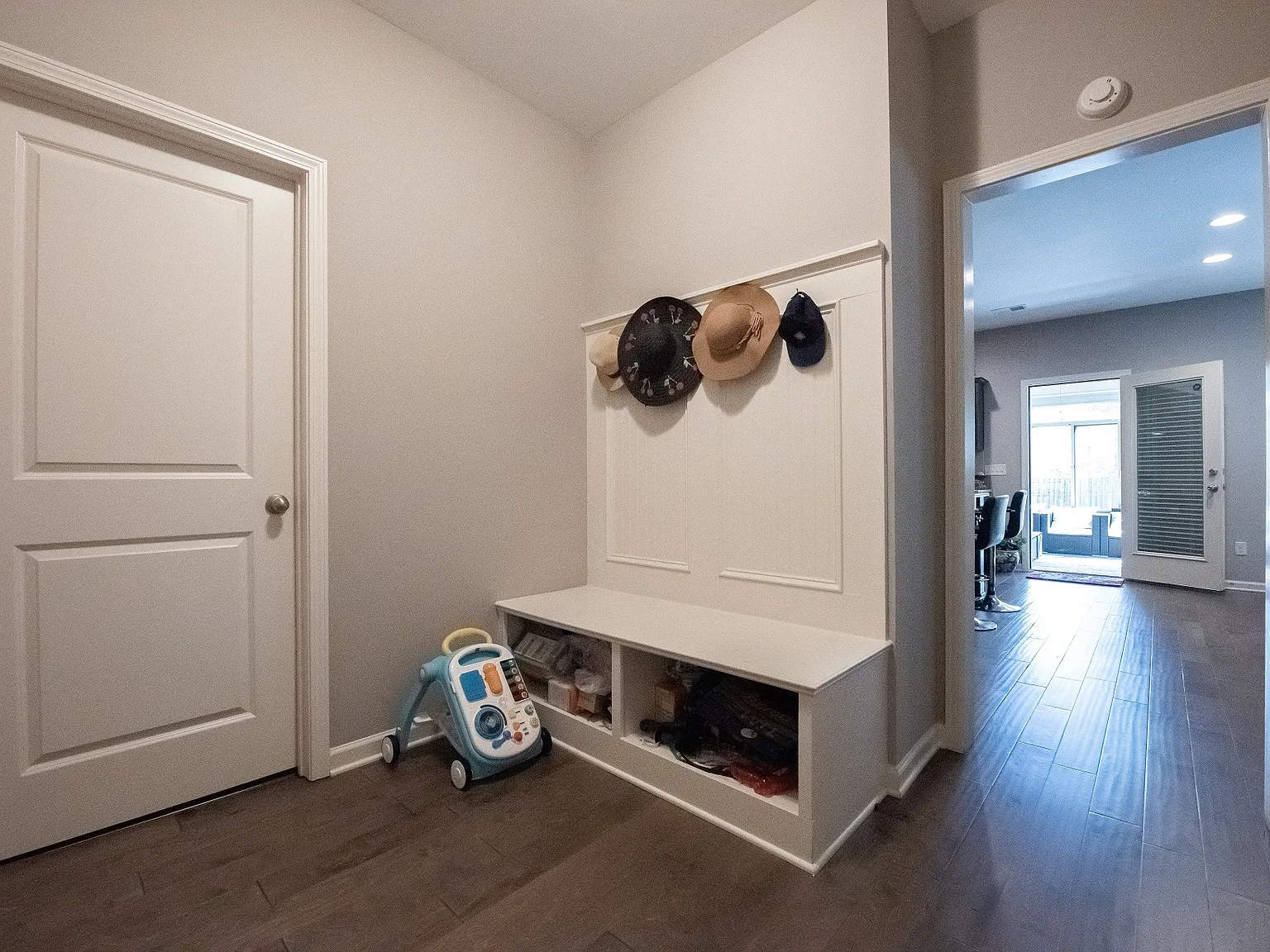 830 W Richland Circle - NA — Photo 2