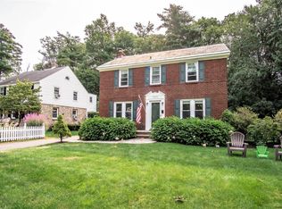 1528 Lexington Pkwy, Niskayuna, NY 12309