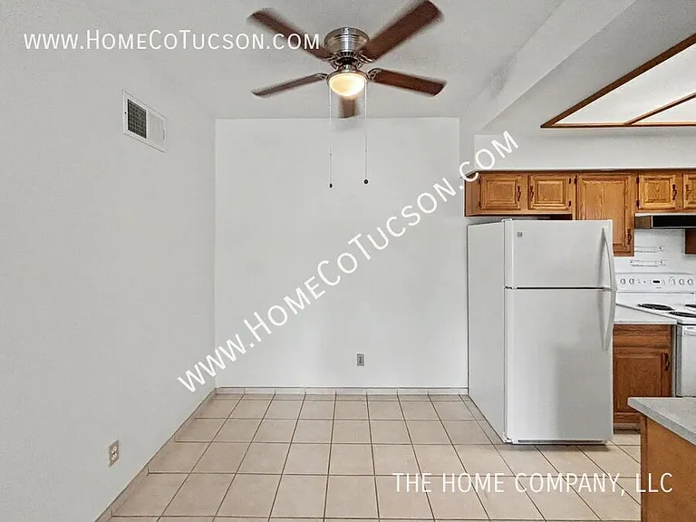 5750 N Camino Esplendora #109 — Photo 3