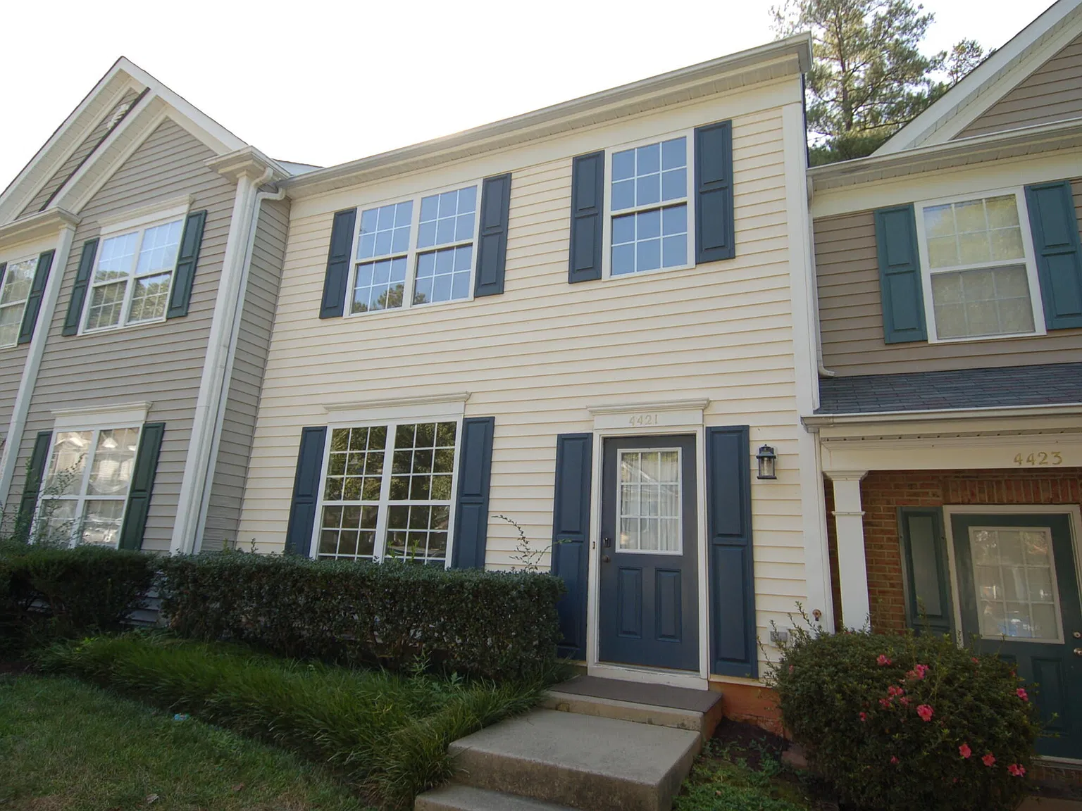 3 bed, 2.5 bath, 1386 sqft, $1,895 — Photo 1