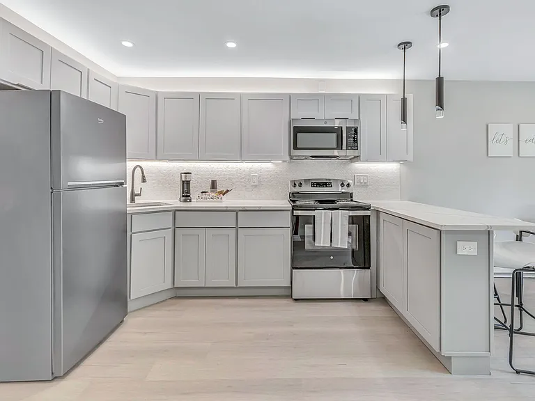 Villa Square LLC — Photo 25