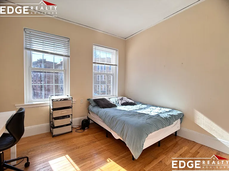 137 Chiswick Rd #5 — Photo 9