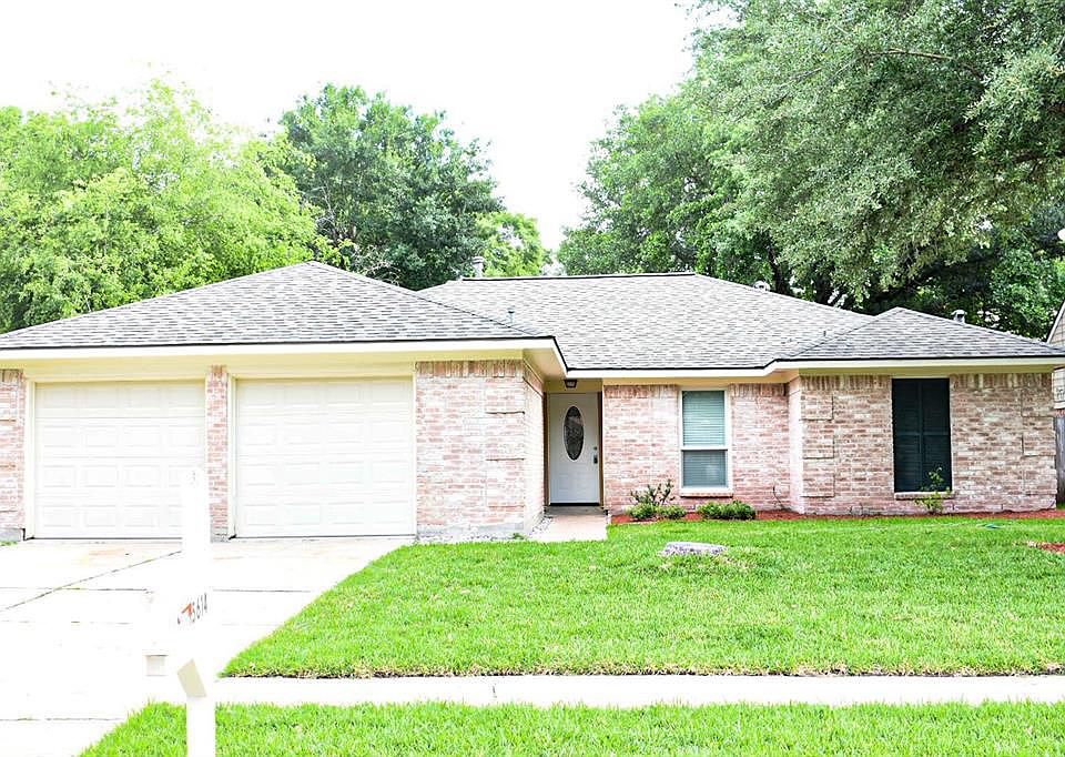 1st image of 15614 Echo Canyon Dr