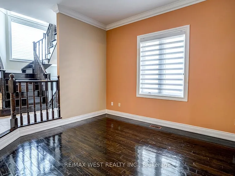 229 Baker Ave — Photo 5