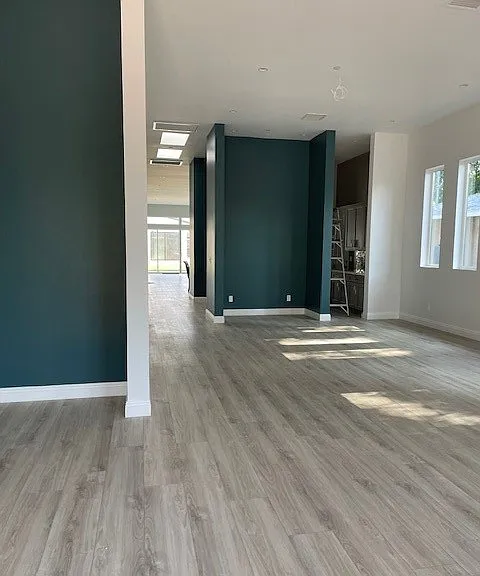 22520 Clarendon St — Photo 3