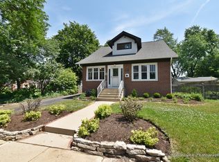 114 S 6th St, Saint Charles, IL 60174