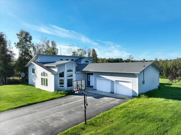 1214 Airline Dr, North Pole, AK 99705