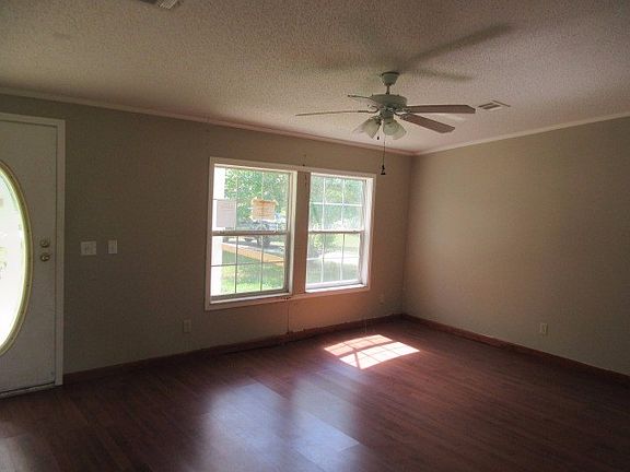 3rd image of 15 Thigpen Cir