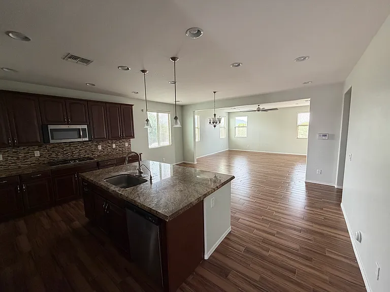 6906 S 78th Dr — Photo 7