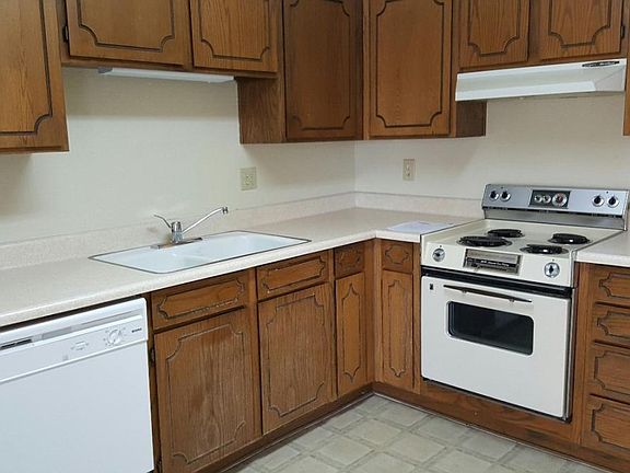 5th image of 5812 E Albany St