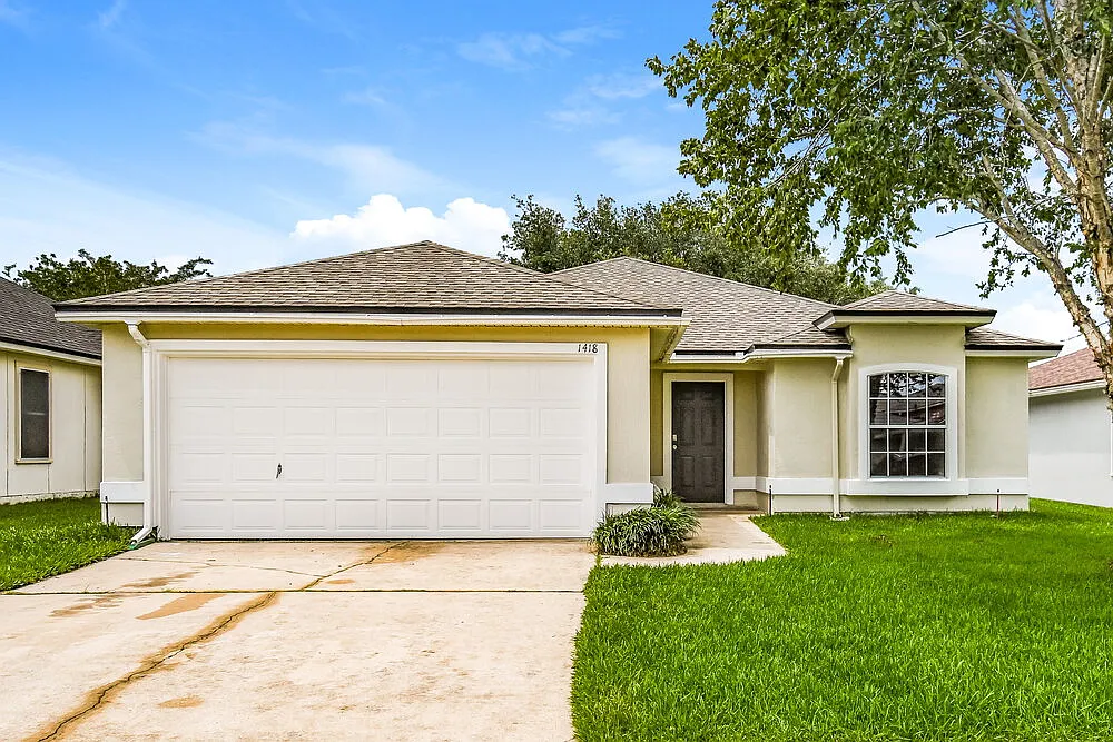 3 bed, 2.0 bath, 1558 sqft, $1,970 — Photo 1
