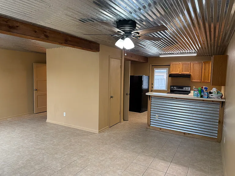 251 Lohmann St — Photo 7