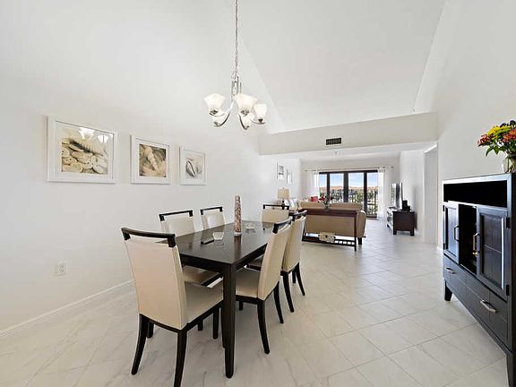 5th image of 901 Seafarer Cir APT 506