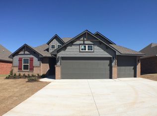 1300 N Vicksburg Ter, Mustang, OK 73064