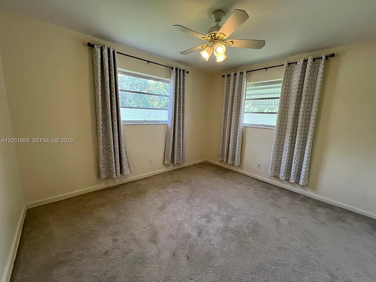 5637 Jefferson St — Photo 9