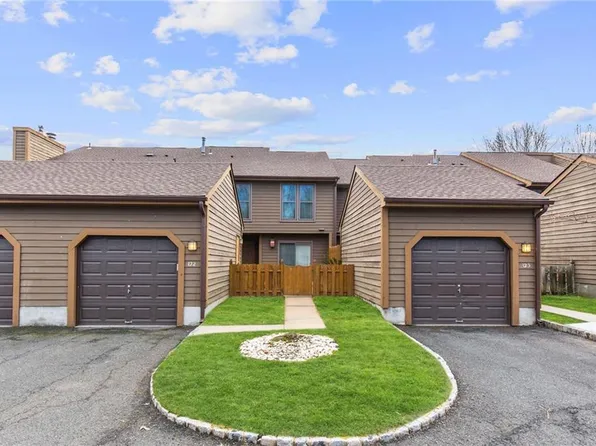 122 Oakmont Ct #L122, Edison, NJ 08820