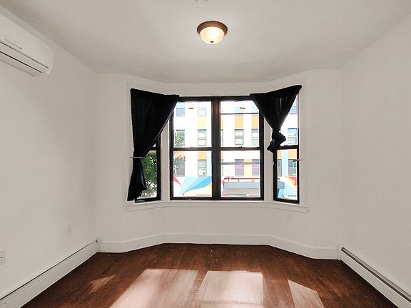 5th image of 952 Madison St #2