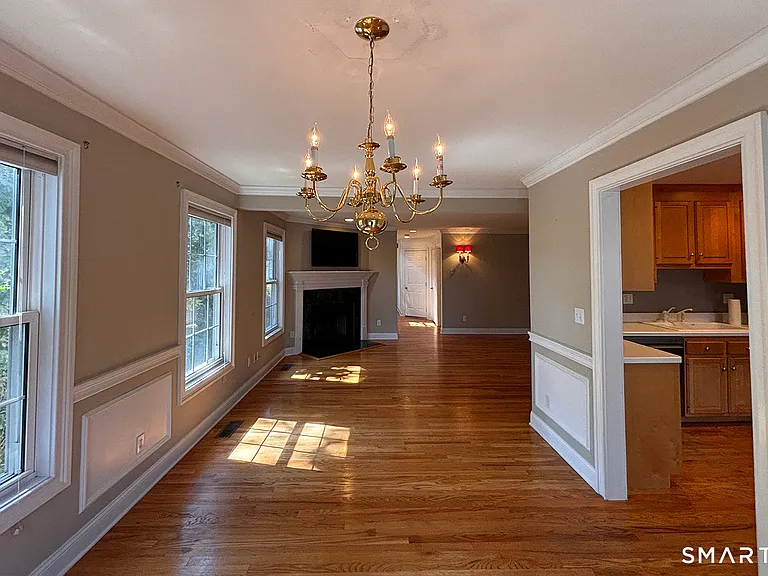 405 S Pine Creek Rd — Photo 6