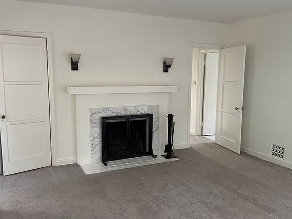 5th image of 2068 Paramount Dr #2068