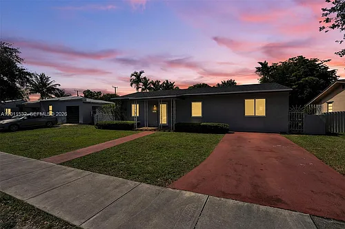 437 Swan Ave Photo 1