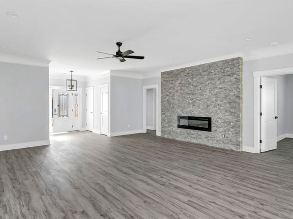 551 Park St, Batesburg, SC 29006