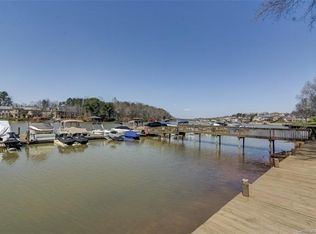 522 Catspaw Ln, Statesville, NC 28677