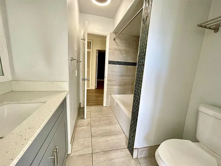 2090 NW 84th Ter — Photo 15