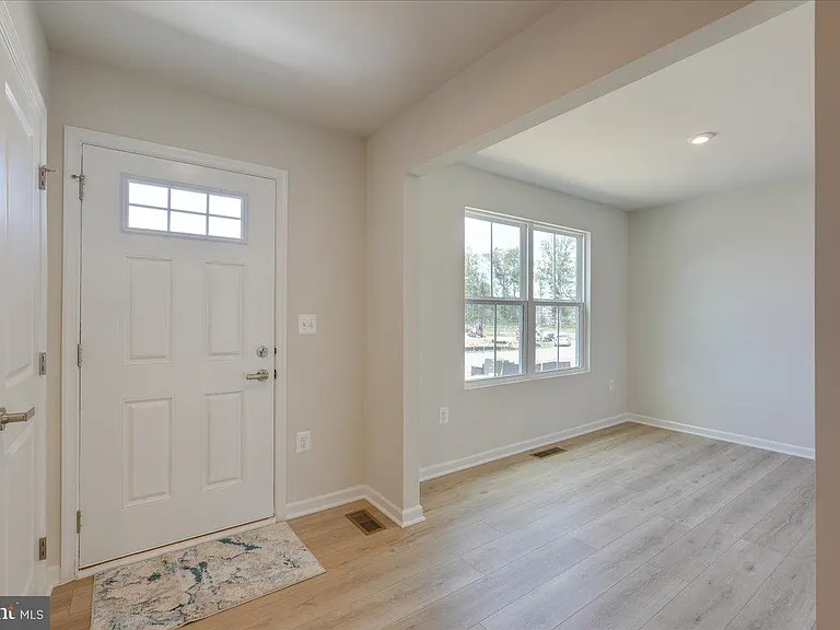 18045 South Village Dr — Photo 3